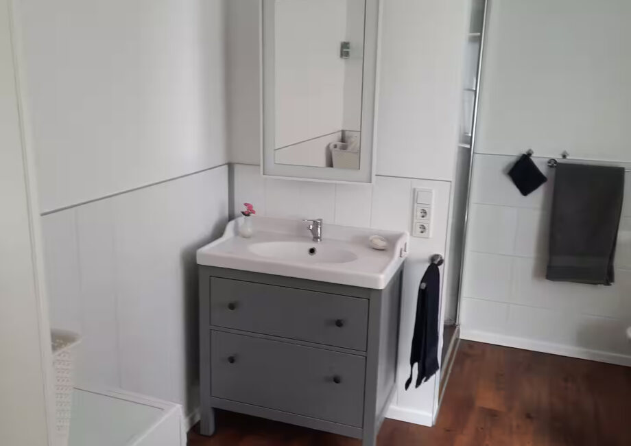 bec837ea-2ff0-4142-bacd-303cb0df6927